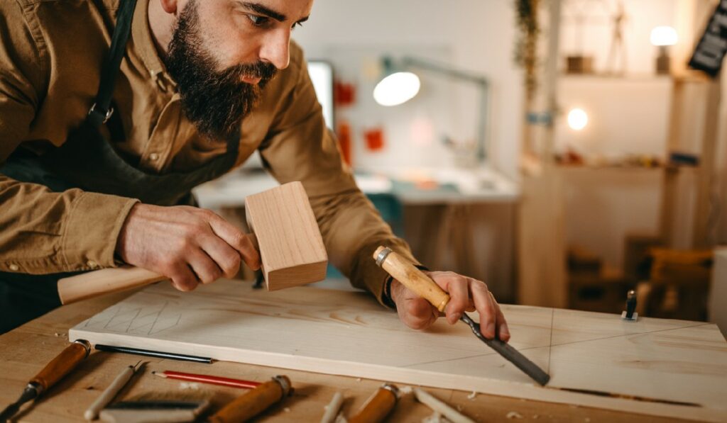 Simple carving tools like carving chisel